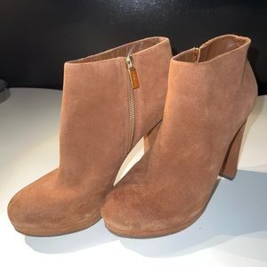 MICHAEL Michael Kors Tan Leather Stiletto Close Toed Heels